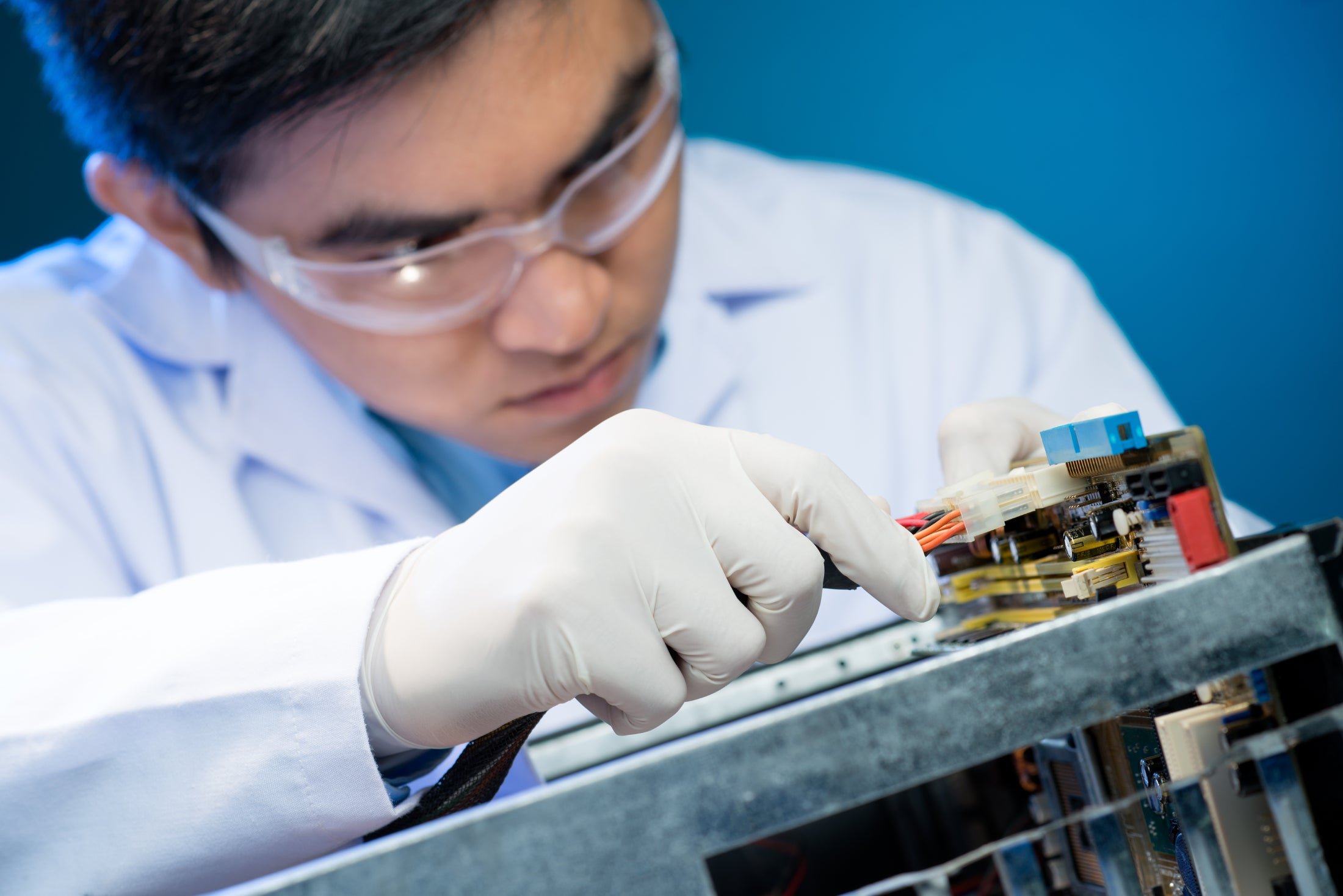 Are Nitrile Gloves Conductive? Armbrust American