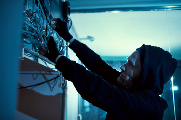 Will Nitrile Gloves Prevent Electric Shock?